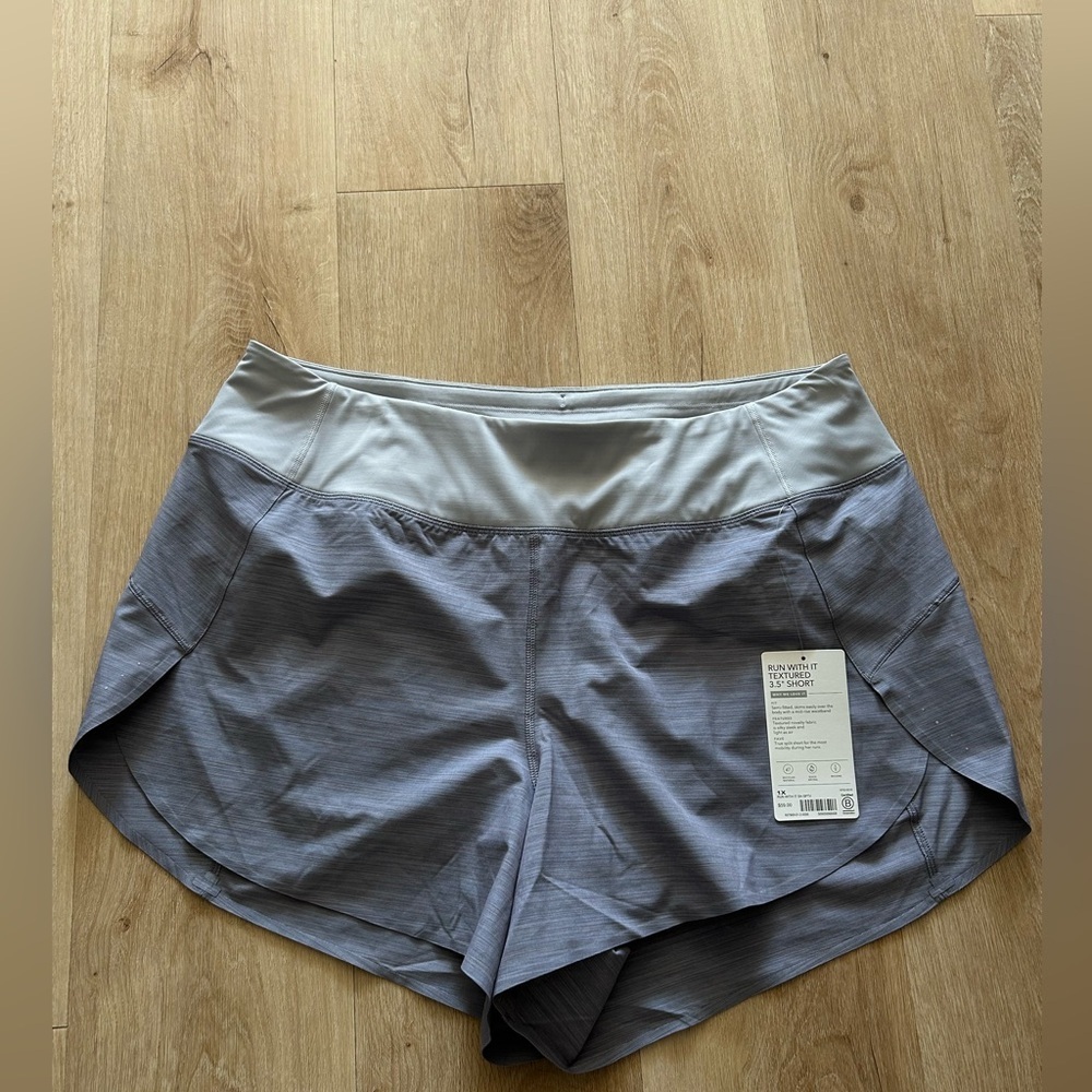 NWT Athleta Run with It Textured short 3.5” size 1X